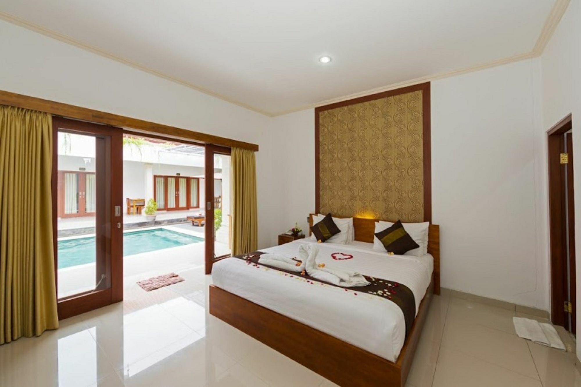 แองกี สเตย์ Hotel เกอโรโบกัน ภายนอก รูปภาพ